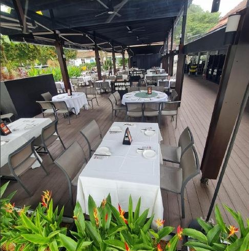 Jumbo Seafood Dempsey dining area